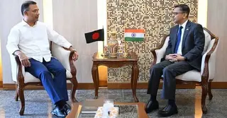 ইতিবাচক মানসিকতা থাকলে বাংলাদেশ-ভারত নতুন সম্পর্ক গড়ে তোলা সম্ভব: প্রধানমন্ত্রী